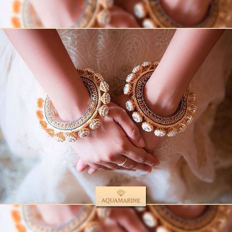 These extravagant bangles are the best accessories to go with your traditional outfit. Beautifully crafted to give the most unique and… Meena Jewellery, Gold Jewelry Outfits, Bangles Gold, Jewelry Editorial, Nails Wedding, Wedding Jewellery Collection, Bridal Bangles, Bangles Jewelry Designs, Gold Bangles Design