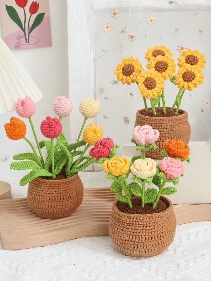 Crochet Potted Plants, Crochet Flower Pots Free Pattern, Flower Amigurumi Free Pattern, Crochet Flower Pot, Amigurumi Flower, Crochet Plants, Pot Decor, Amigurumi For Beginners, Crocheted Flower