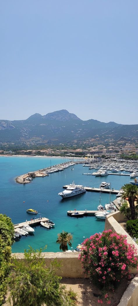 Vue sur le port de Calvi Hublot Avion, Calvi Corsica, Lock Screen Photo, Corsica France, Dream Book, Fake Pictures, Small Town, Travel Dreams, Summer Vibes