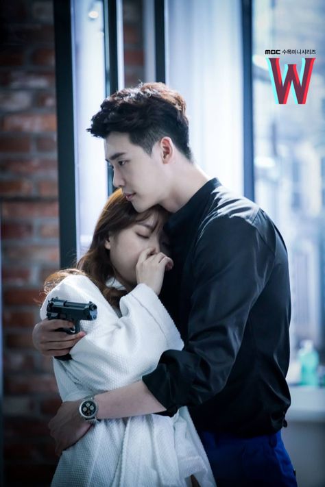 Han Hyo Joo Lee Jong Suk, W Two Worlds Wallpaper, W Korean Drama, W Kdrama, Chicas Punk Rock, Lee Tae Hwan, Korean Tv Series, New Korean Drama, In His Arms