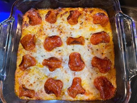 Bubble Up Pepperoni Pizza | Foodtalk Ginger Turkey Meatballs, Feta Pinwheels, Using Puff Pastry, Fudgy Chocolate Brownies, Birthday Cake Brownies, Beef Chorizo, Ricotta Dip, Sliders Recipes Chicken, Pizza Recipes Pepperoni