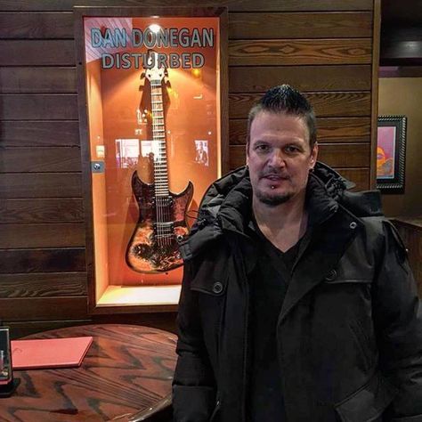 “@dandonegan got to see an old guitar of his from #indestructible on display at the Hard Rock Cafe…” Dan Donegan, David Draiman, Old Guitar, Rock Cafe, Hard Rock Cafe, Metal Music, On Display, Munich, Hard Rock