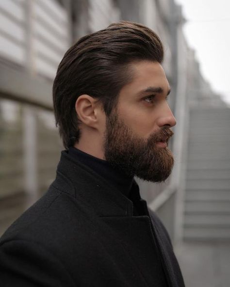 A complete guide to stylish haircuts for thick-haired men 15 ideas - Fall Update 2024 Men's Beard Styles, Medium Beard Styles, Barba Grande, Stylish Beards, Beard Trend, Man Lifestyle, Long Beard Styles, Mens Beard Grooming, Beard Styles Short