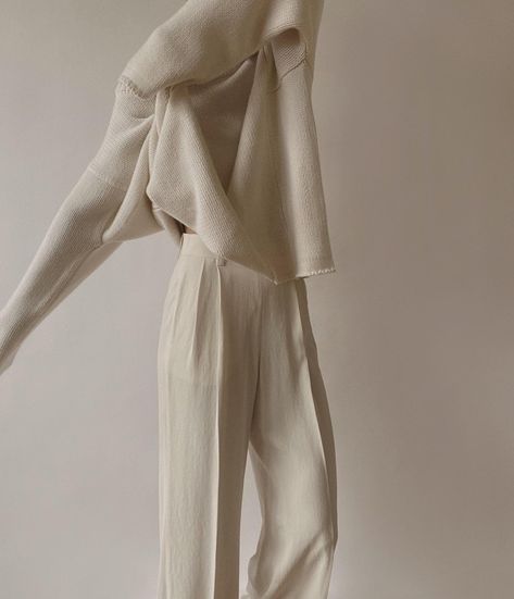 Wabi Sabi Outfit, Cashmere Aesthetic, Cashmere Loungewear, White Wool Coat, Cashmere Clothing, Cosy Outfit, Cashmere Outfits, Cashmere Fabric, Cashmere Dress