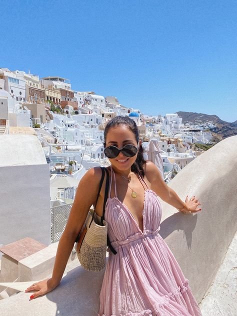 greece summer outfit ideas Greece Island Outfits, Greece Inspired Outfits, Sea Outfit Summer, Greece Outfit Aesthetic, Santorini Outfit Ideas, Greece Summer Outfits, What To Wear In Greece, Santorini Outfit, Sea Outfit