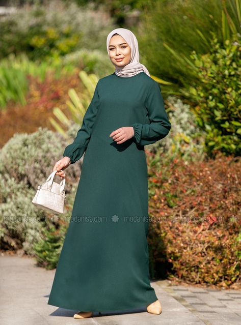 Hidden Pocket Dress - Emerald Green Eid Hijab, Emerald Green Outfit, Dark Green Top, Hijab Colors, Muslimah Outfit, India Dress, Emerald Green Dresses, Muslimah Dress, Modest Dresses Casual