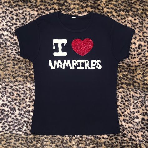 I Heart Vampires, I Love Vampires, Clothing Png, Harajuku Goth, Black Crop Tee, Emo Girl, Girls Crop Tops, Grunge Streetwear, Fire Fits