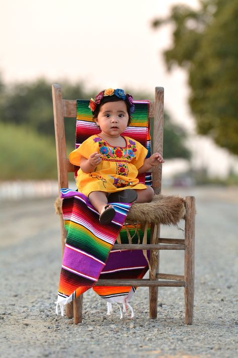 Zarape Photoshoot fiesta Mexican culture vestido baby first birthday party Mexican wedding party theme Party Hairstyle, Mexican Birthday Parties, Mexican Babies, Fiesta Birthday Party, Mexican Birthday, Fiesta Theme Party, Mexican Party Theme, Fiesta Theme, Boda Mexicana