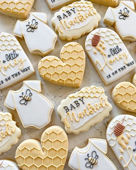 The Cookie Haven Bee Cookies, Honey Cookies, Mommy To Bee, Shower Cookies, Cookie Inspiration, Baby On The Way, Baby Bee, Girl Dress, Cookie Decorating