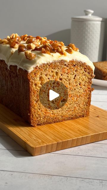 Saloni Mehta | Vegan & Eggless Baking on Instagram: "this Carrot Cake loaf is incredibly moist & delicious. It is topped with cream cheese icing and walnuts.Recipe⬇️

This recipe doesn’t contain eggs. It is made with simple pantry ingredients. 🥕

Carrot Cake loaf Recipe:
•225ml (2/3 cup + 1/4cup)  Milk (non dairy unsweetened milk or any milk of choice)
•1tsp White Vinegar or Lemon Juice 
•100g(1/2 cup) Sugar (cane or castor) 
•70g(1/3cup) Light brown sugar 
•90ml (1/3cup)Oil (vegetable/ sunflower)
•2tsps Vanilla Extract 
•255g (2 cups) All Purpose Flour
•2 teaspoons Baking Powder
•1/2 + 1/4tsp Baking Soda
•1 tsp Cinnamon Powder 
•1/4tsp Salt 
•150g (1 cup + 1/3cup )Carrots (peeled and grated, roughy 2-3 medium sized)
•35g Walnuts, chopped (optional) 

Method:-
-Pre Heat your oven to 350f. Carrot Cake Loaf Recipe, Eggless Carrot Cake, Carrot Cake Loaf, Walnuts Recipe, Thanksgiving Baking, Cake Loaf, Carrot Cakes, Sweet Potato Muffins, Simple Pantry