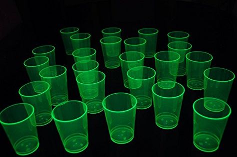 100ct Blacklight Reactive 10oz Party Cups + 5 Blacklight Balloons (Neon Green) Black And Green Birthday Decor, Green And Black Party Decorations, Glow Party Ideas, Brat Party, Neon Balloons, Bisquick Chicken, Green Pizza, Neon Birthday Party, Day Of The Dead Party