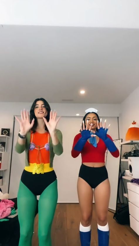 Best Friend Superhero Costumes, Friend Customes Ideas, Unique Bestie Halloween Costumes, Creative Cute Halloween Costumes For Women, Cartoon Duo Costumes, Funny But Hot Halloween Costumes, Matching Friend Costumes, Duo Hot Halloween Costumes, Best Friend Halloween Costumes For 2 Baddie