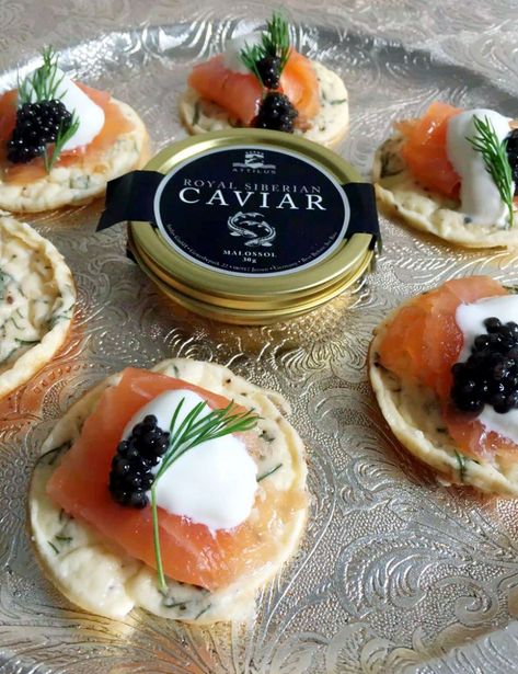 How to Taste Caviar with Attilus Caviar by Emma Eats & Explores How To Eat Caviar, Caviar Cones, Caviar Serving Ideas, Caviar Brunch, Caviar Board, Caviar Presentation, Caviar Pie, Caviar Aesthetic, Caviar Tasting