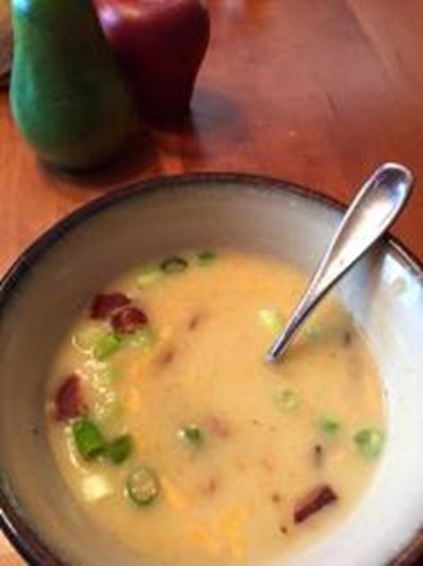 Lightened Broccoli and Potato Soup Yukon Gold Potato Soup, Gold Potato Soup, Yukon Gold Potato Recipe, Gold Potato Recipes, Roasted Garlic Soup, Garlic Soup Recipe, Yukon Gold Potato, Soup Winter, Soup Potato