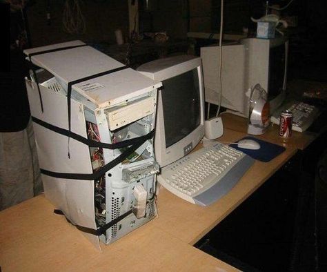 How to properly repair your computer    Step 1. Grab the remains of your smashed pc    Step 2. Get some duck tape    Step 3. Watch the magic happen Server Room, Pc Repair, White Trash, Pc Setup, Computer Repair, Cyberpunk 2077, Zombie Apocalypse, Home Improvement Projects, Retro Gaming