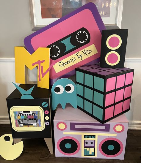 80s Trunk Or Treat Ideas, 80s Halloween Decor, 80s Trunk Or Treat, 90s Party Ideas Decoration, 90s Party Ideas, 80s Party Decorations, Homecoming Floats, 90s Theme Party, 80s Decor