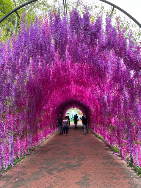 Festival Entrance Design, Mint Pink Wedding, Resort Design Plan, Event Entrance, Walkway Design, Kids Cafe, Outdoor Walkway, Wedding Stage Design, Garden Festival