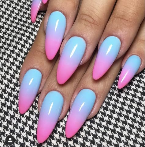 Blue To Pink Ombre Nails, Pink Blue Nails, 80s Nails, Character Nails, Purple Ombre Nails, Hoco Nails, Paris Nails, Gel Toe Nails, Rose Nail Art