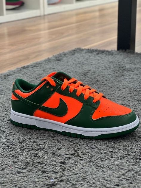 Miami Dunks Outfit, Miami Dunks, Green Dunks, Dunks Outfits, Dunk Outfit, George Green, Dunks Outfit, Streetwear Shoes, Orange And Green