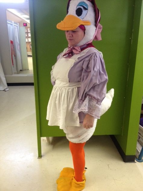 Time for some nursery rhymes, with Mother Goose. Mother Goose Costume, Charlotte Web Costume, Goose Costume, Pantomime, Mother Goose, Nursery Rhymes, Costume Ideas, Charlie Brown, Halloween Costumes