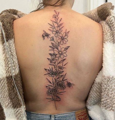 Bee Spine Tattoo, Feminine Back Tattoos, Girl Spine Tattoos, Back Tattoos Spine, Gay Tattoo, Back Tattoo Women Spine, Flower Spine Tattoos, Sacred Tattoo, Floral Back Tattoos