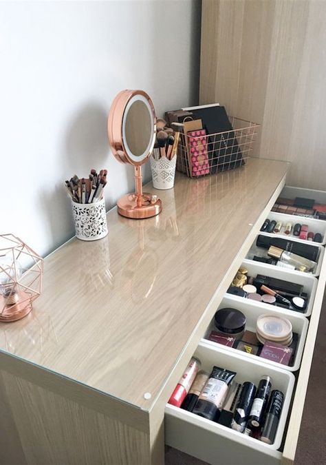 8 Effortless DIY Ideas To Organize Makeup According To Your Personality Type.  Make the most of your makeup storage and decorate your makeup desk according to your personal style. #Furnitureapartment Ikea Malm Dressing Table, Ikea Makeup, Malm Dressing Table, Rangement Makeup, Rum Inspo, Penyimpanan Makeup, Ikea Malm Dresser, Make Up Storage, Malm Dresser