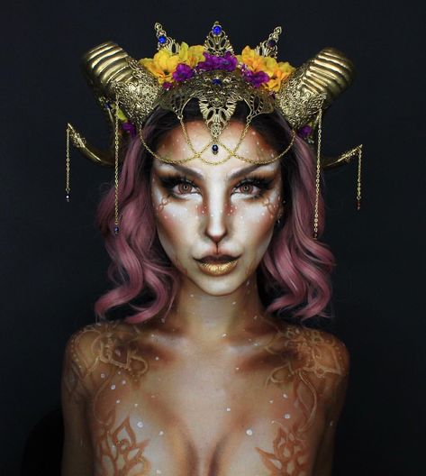 Animal Fairy Costume, Easy Animal Makeup Looks, Renfest Makeup, Elemental Fairies, Animal Makeup Looks, Glam Halloween Costume, Forest Queen, Creative Halloween Makeup, Fantasy Make-up