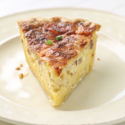 Quiche is a dish perfect for any meal of the day. A deep-dish pie shell filled with the delicious ingredients including savory ham, Swiss cheese and evaporated milk. Try the mini quiche variations as a starter to a meal or serve them alone as a snack. Quiche Variations, Ham And Swiss Quiche, Breakfast Quiche Muffins, Swiss Quiche, Ham Quiche, Quiche Muffins, Savory Ham, Ham And Cheese Quiche, Ham And Swiss