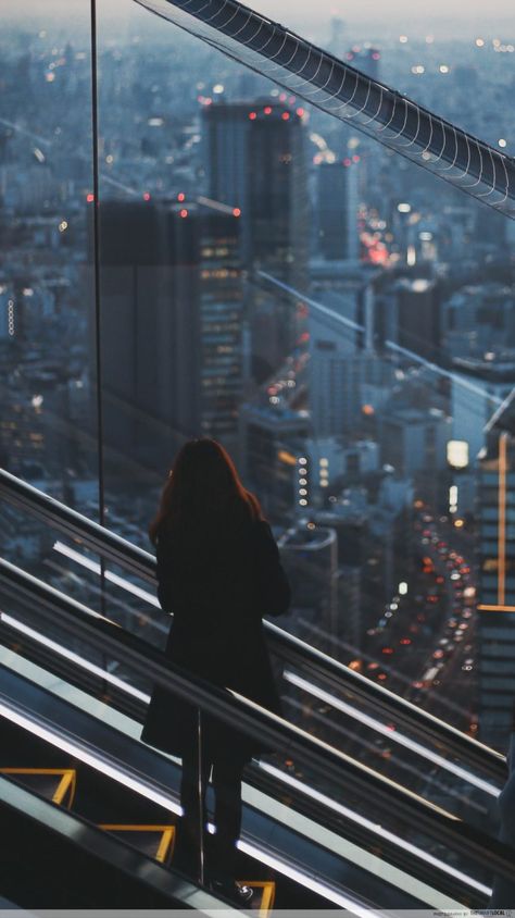 Cinematic Photography Aesthetic, Travel Photography Aesthetic, Japan Travel Outfit, Shibuya Sky, Tokyo Picture, Japan Ootd, Japan Photoshoot, Japan Travel Photography, Tokyo Photography