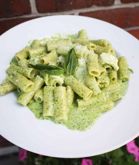 Pesto Genovese Recipe, Subway Tuna, Tuna Sandwich Recipe, Pesto Cream Sauce, Pesto Sauce Recipe, Pesto Sauce For Pasta, Creamy Pesto Pasta, Creamy Pesto Sauce, Cream Sauce Pasta