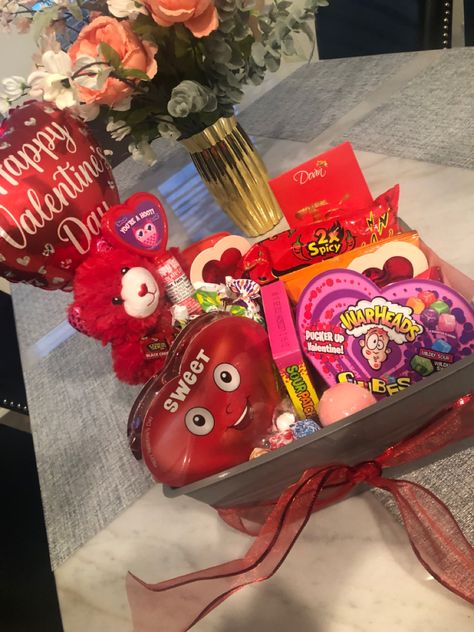 valentines day basket Valentines Day Basket, Valentines Basket, Friend Valentine, Friend Valentine Gifts, Valentines Day Baskets, Valentine Baskets, Sour Patch, Candy Bouquet, Valentines Gift