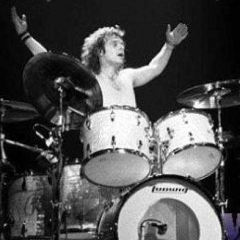 Joey Kramer, drummer of Aerosmith Joey Kramer, Tom Hamilton, Brad Whitford, Music Drums, Ludwig Drums, Joe Perry, Engine Room, Back Vocal, Drum Sets