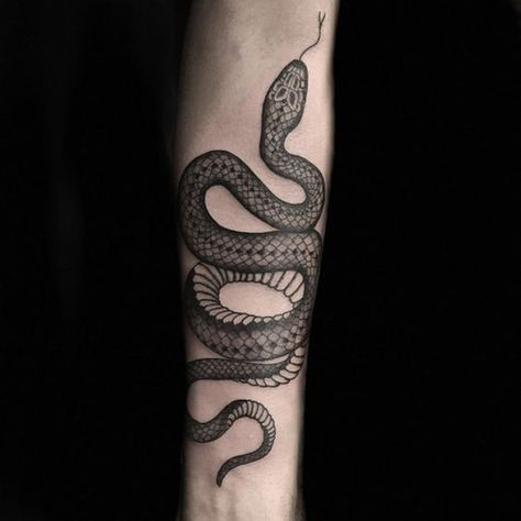 Snake Around Arm Tattoo, Rattlesnake Tattoo, Black Snake Tattoo, Around Arm Tattoo, Serpent Tattoo, Snake Tattoo Design, Cool Arm Tattoos, Forearm Tattoo Design, Harry Potter Tattoos