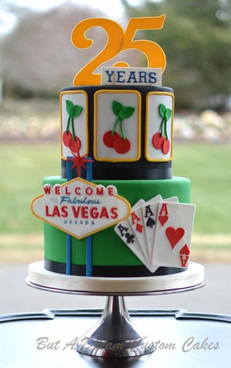 Las Vegas Cake, Minnie Cakes, Twins First Birthday, Casino Cake, Poker Cake, Vegas Cake, Casino Birthday Party, Vegas Theme Party, Mickey And Minnie Cake