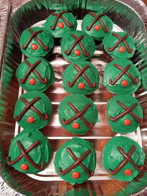 Field Hockey Desserts, Field Hockey Party Ideas, Complicated Desserts, Field Hockey Party, Hockey Snacks, Hockey Cupcakes, Hockey Birthday Cake, Hockey Party Favors, Hockey Cup