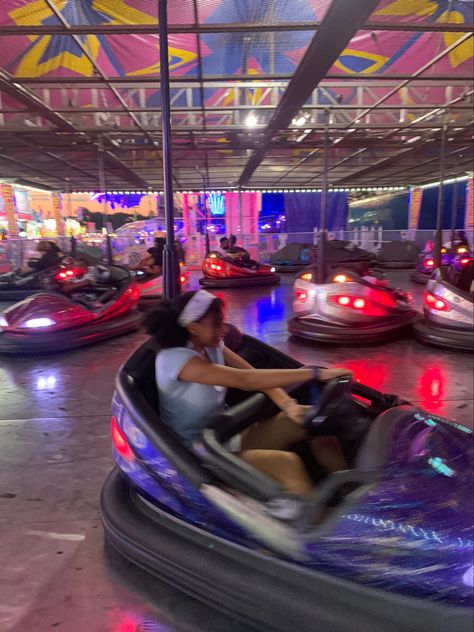 Bumper Cars Aesthetic, Abc Dates, Carnival Pics, Carnival Photo Shoots, Fair Date, Fair Carnival, Carnival Date, Alphabet Dating, Hangout Ideas