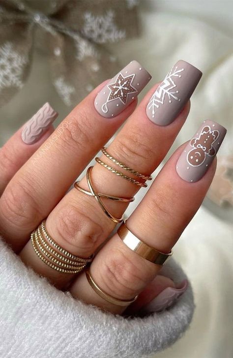 Gingerbread Acrylic Nails, Gingerbread Nails, Christmas Nails Glitter, Festive Holiday Nails, Uñas Aesthetic, Holiday Nails Christmas, December Nails, Easy Decor, Holiday Nail Designs