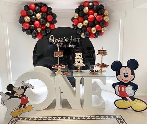 Ideas Para Decorar Una Fiesta, Mickey Mouse Party Decorations, Mickey Mouse Birthday Decorations, Mickey First Birthday, Mickey 1st Birthdays, Mickey Mouse Themed Birthday Party, Fiesta Mickey Mouse, Mickey Mouse First Birthday, Mickey Mouse Clubhouse Birthday Party