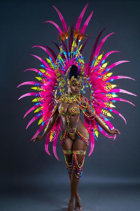 Krave the Band out of Barbados, designed a costume section for GENX Miami Carnival and its absolutely stunning!!!. The section is called Junkanoo and is produced under the theme "Origins of a culture" Carribean Carnival Outfits, Junkanoo Costume, Trini Carnival, Carnivale Costume, Trinidad Carnival Costumes, Embellished Swimwear, Brazilian Carnival Costumes, Carribean Carnival Costumes, Carnival Dancers