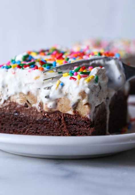 Brownie Bottom Ice Cream Cake | The BEST Ice Cream Cake EVER! Chipwich Ice Cream Cake, Best Ice Cream Cake, Creamy Chocolate Frosting, Fruit Pizza Sugar Cookie Recipe, Brownie Ice Cream Cake, Pizza Sugar Cookie, Homemade Chocolate Frosting, Cream Cake Recipe, Fudgy Brownie Recipe