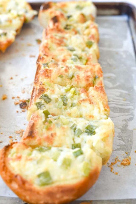 Garlic Cheese Bread | by Leigh Anne Wilkes Monterey Jack Cheese Bread, Best Garlic Bread Recipe, Cat Bread, Bread Spread, French Bread Loaf, French Loaf, Garlic Spread, Grain Recipes, Garlic Cheese Bread