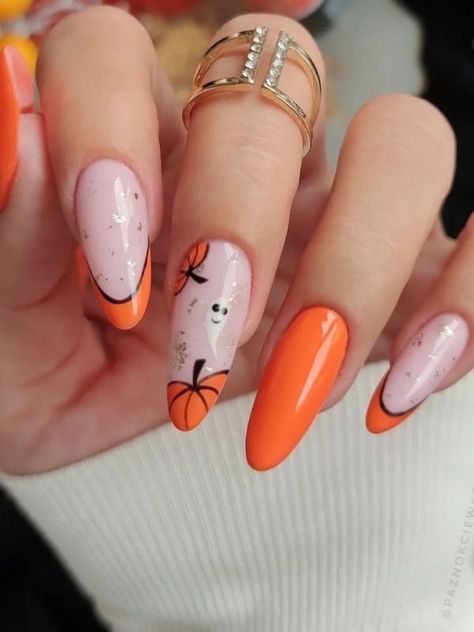 cute pumpkin nails: ghost pal Mickey Pumpkin Nails, Easy Nail Polish Ideas, Nail Polish Ideas Easy, Easy Nail Polish, Disney Halloween Nails, Halloween Nail Colors, Zombie Nails, Mickey Nails, Skull Nails