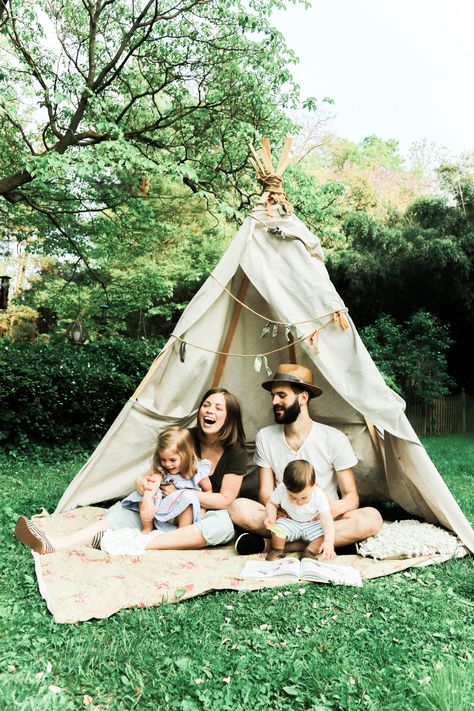 Outdoor family teepee and picnic photo shoot- spring photo shoot-family photo shoot by Hannah Marie Photo Tent Pictures Photo Shoot, Teepee Tent Photoshoot, Teepee Photo Shoot, Family Picnic Photoshoot, Teepee Photography, Teepee Outdoor, Camping Photoshoot, Outdoor Cake Smash, Easter Baby Photos