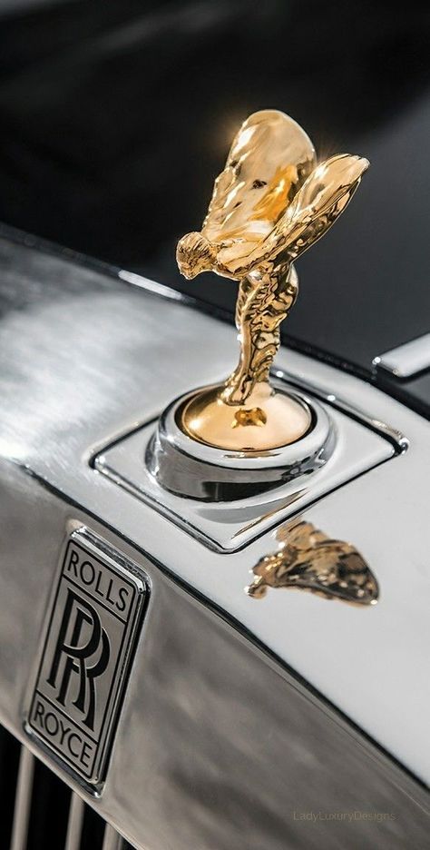 Vintage Luxury Cars, Rolls Royce Gold, Cars Rolls Royce, Uber Black, Luxury Car Logos, Luxury Cars Rolls Royce, True Gentleman, London Clubs, Rockabilly Pin Up