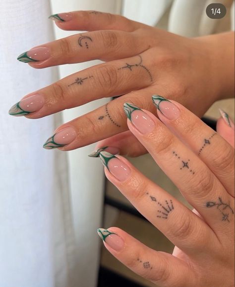 Green Nails Ideas, Chic Nail Designs, Dark Green Nails, Green Nail Designs, Green Nail, Almond Acrylic Nails, Dream Nails, Fire Nails, Funky Nails