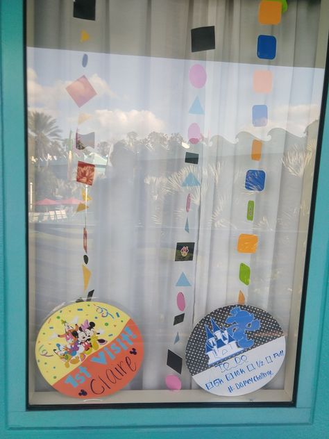 Wdw Resort Window Decorations, Decorate Disney Hotel Room, Disney World Window Decorations, Disney Hotel Room Decorations, Pop Century Window Decorations, Disney Hotel Window Decorations, Disney Resort Window Decorations, Disney Window Decoration Ideas, Disney Window Decoration