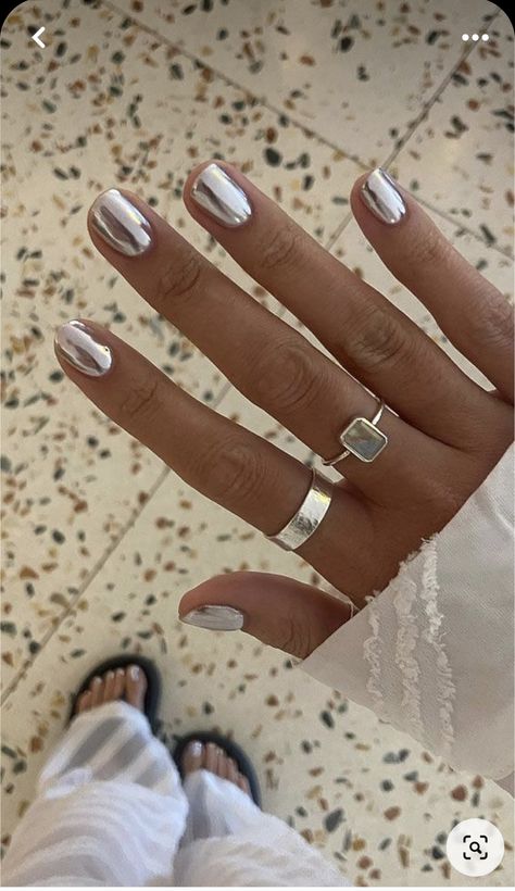 White Chrome Nails, Firework Nails, Blue Chrome Nails, Manikur Kuku, Chrome Nail Art, Milky Nails, Chrome Nails Designs, Nagellack Trends, Mirror Nails