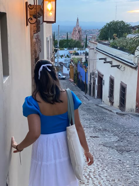 Mexico#mexcio #sanmigueldeallende #sanmiguel San Miguel De Allende Photo Ideas, Mexico City Picture Ideas, Mexico Picture Ideas, Mountain Picture Ideas, Mexico Fits, Mexico Summer, Mexico Pictures, Hispanic Aesthetic, Latina Aesthetic