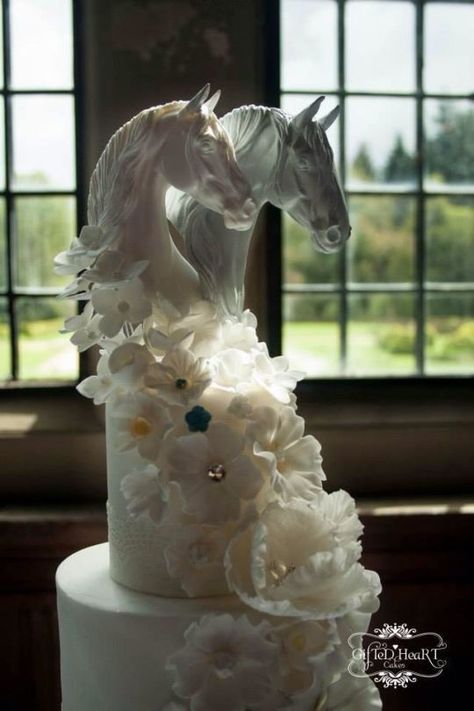 Horse inspired Wedding Cake Western Wedding Cakes, Equestrian Wedding, Horse Wedding, Horse Cake, Themed Wedding Cakes, Gorgeous Wedding Cake, Crazy Cakes, Gorgeous Cakes