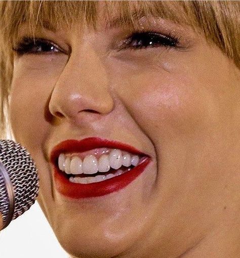 Make Up Captions Instagram, Corned Beef Rueben Sandwich, Taylor Swift Teeth, Watch Faces Aesthetic, Celebrity Makeup Fails, Taylor Swift Face, Faces Aesthetic, Makeup Bouquet, Active On Instagram